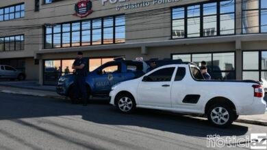 Apoio Tático detém dupla com veículo roubado em Jundiaí