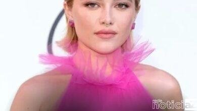 Atriz da Marvel mostra seios em evento