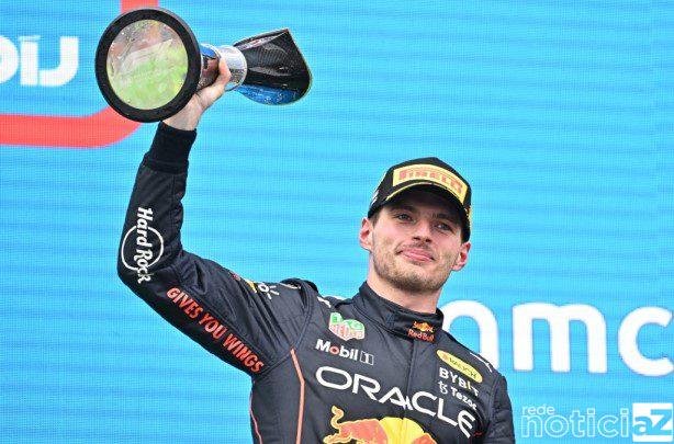 Verstappen vence o GP da Hungria após sair em 10º e ainda rodar na pista