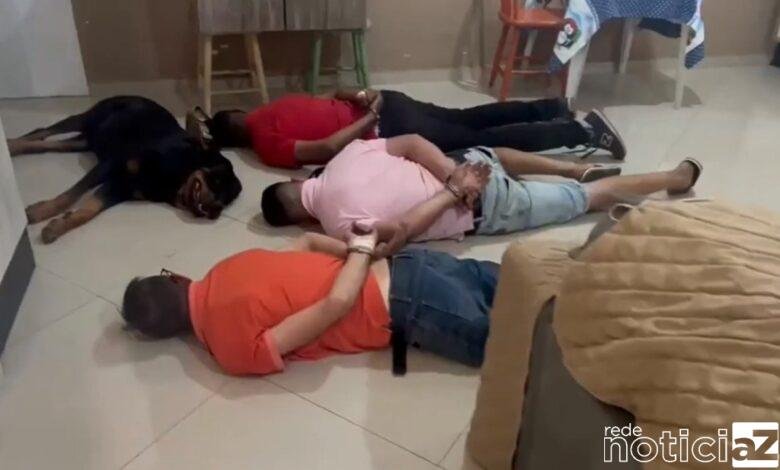 VÍDEO - Polícia apreende uma tonelada de droga e prende trio e um cachorro