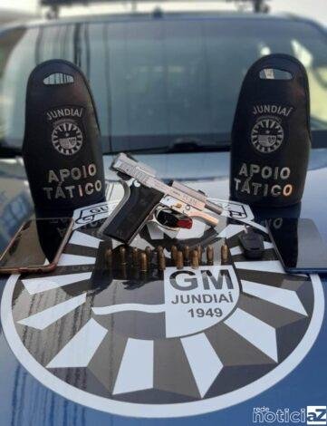 Apoio Tático detém dupla com veículo roubado em Jundiaí
