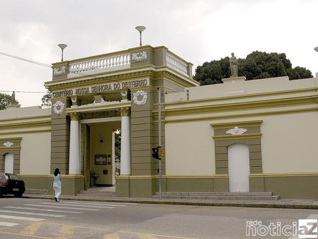 Cemitério de Jundiaí sofre com furtos e vandalismo