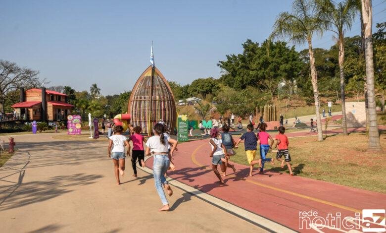 Mundo das Crianças de Jundiaí conta com 'zoológico' reciclável