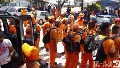 Coletores de lixo entram em greve em Jundiaí