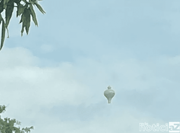 Bandeira de balão cai em cima de fiação elétrica em Várzea Paulista