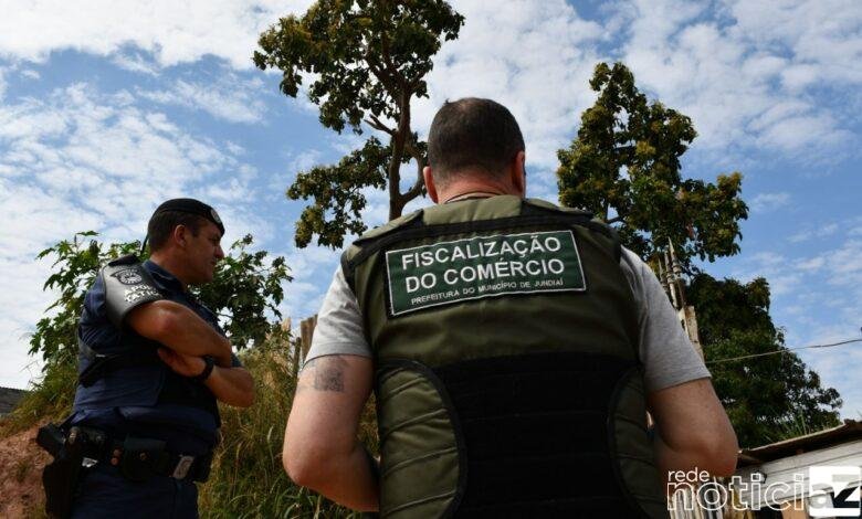 Prefeitura fiscaliza comércios irregulares de sucatas