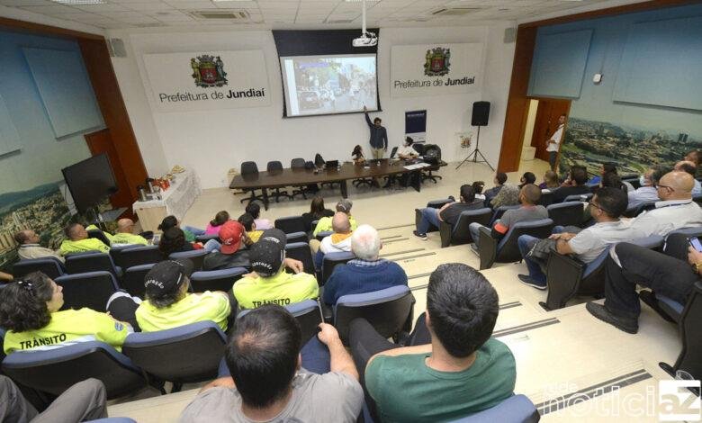 No Dia da Infância, Jundiaí, Cidade das Crianças, debate segurança no trânsito e mobilidade
