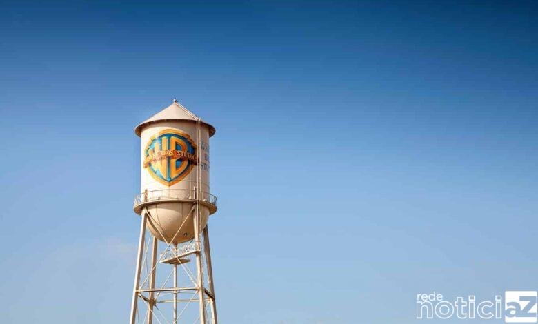 Warner não promoverá mais lançamentos simultâneos no streaming e nos cinemas