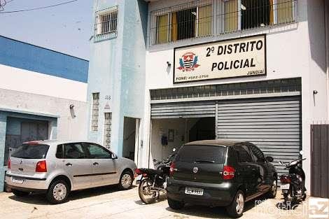 Homem esfaqueia ex-mulher e atual companheiro dela em Jundiaí