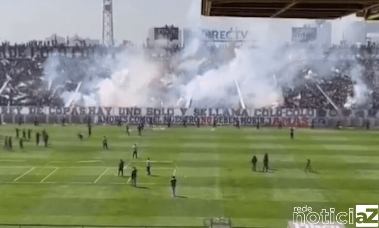 VÍDEO: Arquibancada cai com torcedores do Colo-Colo e deixa feridos