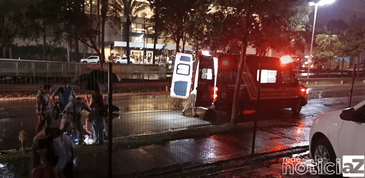 Jovens são atropeladas em frente a shopping de Jundiaí