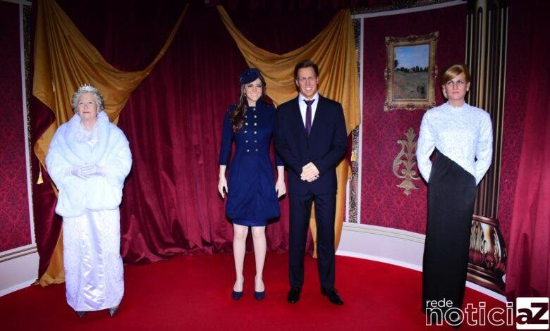 Após a morte da Rainha Elizabeth II, museu de cera em Olímpia incorpora laço preto em estátua da "Realeza”