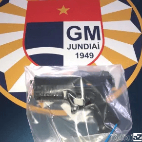 Adolescentes são apreendidos com arma em Jundiaí