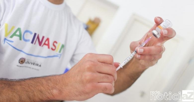 Covid: Louveira começa a aplicar a quarta dose da vacina para adultos com mais de 18 anos