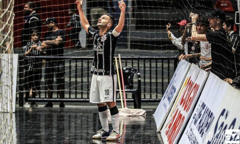 Corinthians enfrenta o Joinville no primeiro jogo das quartas de final da LNF