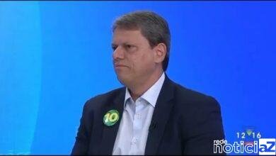 VÍDEO - Tarcísio de Freitas não sabe o local onde vota em São Paulo