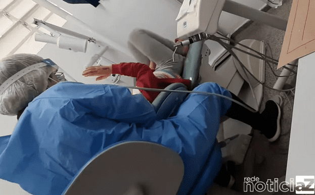 Dentista é afastada do cargo ao ser flagrada gritando contra criança dentro de UBS de Jarinu
