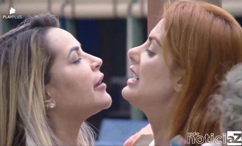 A Fazenda 14 - Deborah e Deolane batem boca e quase partem para agressão