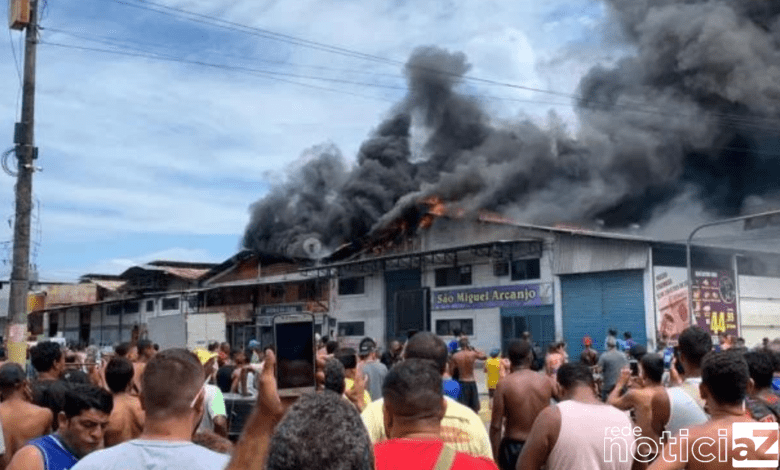 VÍDEO: Galpão do Ceasa do Rio de Janeiro pega fogo e lojas são saqueadas