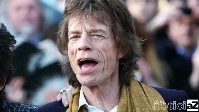 Mick Jagger viveu romance com membros do Rolling Stones, diz biografia