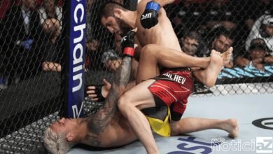 Charles Do Bronx perde o cinturão ao ser finalizado por Makhachev no UFC 280