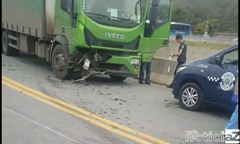 Mãe e bebê ficam feridas após acidente entre caminhão e carro em Louveira