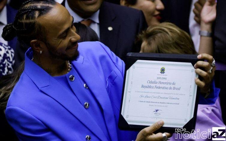 Lewis Hamilton recebe título de Cidadão Honorário Brasileiro