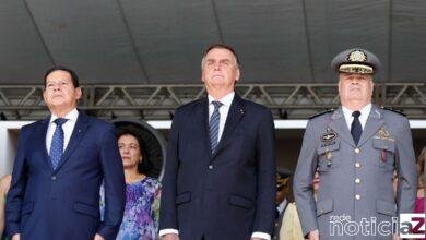 Presidente Bolsonaro participa de formatura de cadetes na Aman