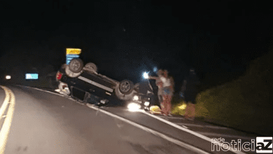 Carro capota em rodovia que liga Campo Limpo à Cajamar
