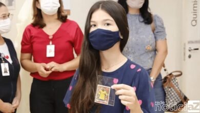 Menina de 9 anos encontra figurinha rara de Neymar e faz doação a Hospital no interior de SP