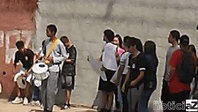 Alunos de escola estadual de Jundiaí protestam contra mudança de unidade