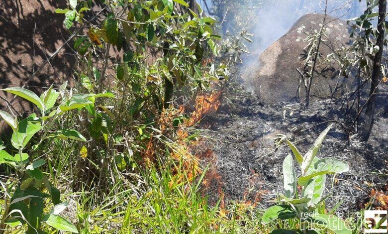 Queimada no Morro da Baleia em Jundiaí mobiliza Corpo de Bombeiros