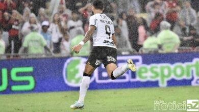 Corinthians "carimba" faixa do Flamengo com vitória e assegura vaga na Libertadores