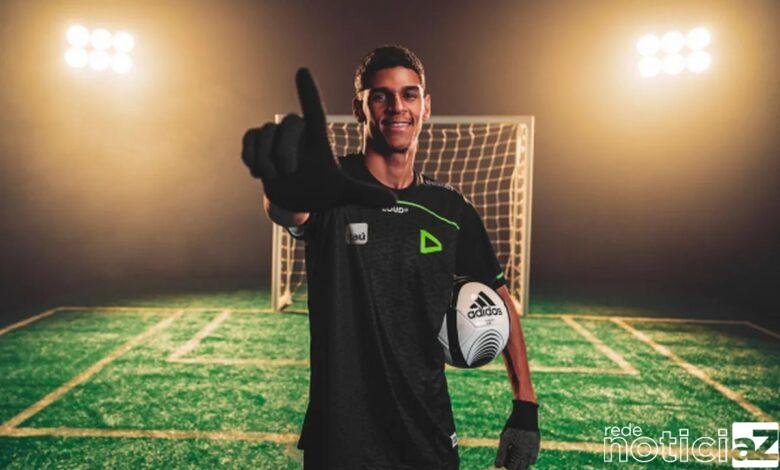 Luva de Pedreiro é a mais nova voz do Waze durante a Copa