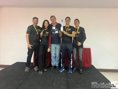 VÍDEO - Estudantes de Santos garantem ouro em olimpíada de foguetes