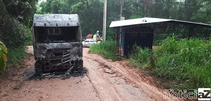 Caminhão é encontrado queimado em Jundiaí