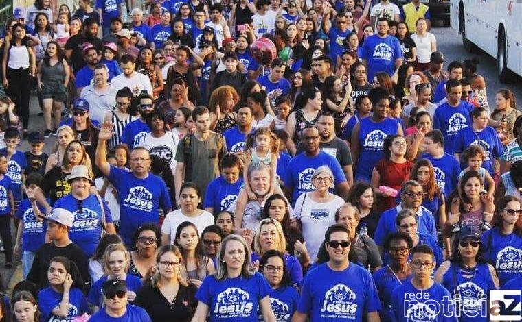 Um dia para louvar na Marcha para Jesus em Campo Limpo