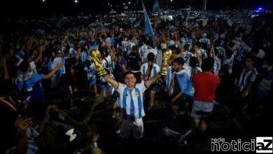 Milhares de argentinos ficaram acampados na espera pela Seleção. Créditos: Reuters