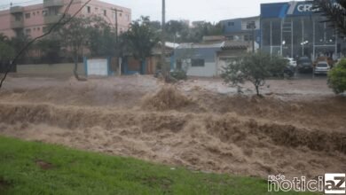Mulher morre após ser arrastada por enxurrada em tempestade no interior de SP