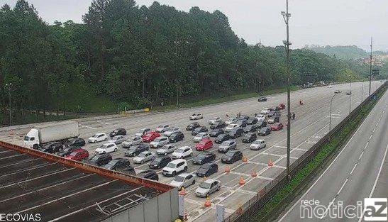 Rodovias que dão acesso ao Litoral apresentam grande movimento