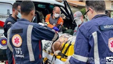 Homem cai de andaime e precisa ser resgatado pelo SAMU e o Águia