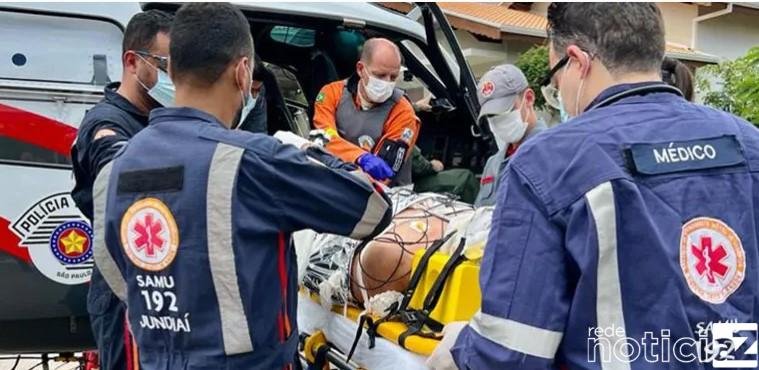 Homem cai de andaime e precisa ser resgatado pelo SAMU e o Águia