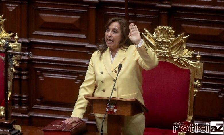 Dina Boluarte assume a presidência do Peru
