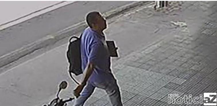 Homem furta projetor de R$ 25 mil dentro de comércio em Jundiaí