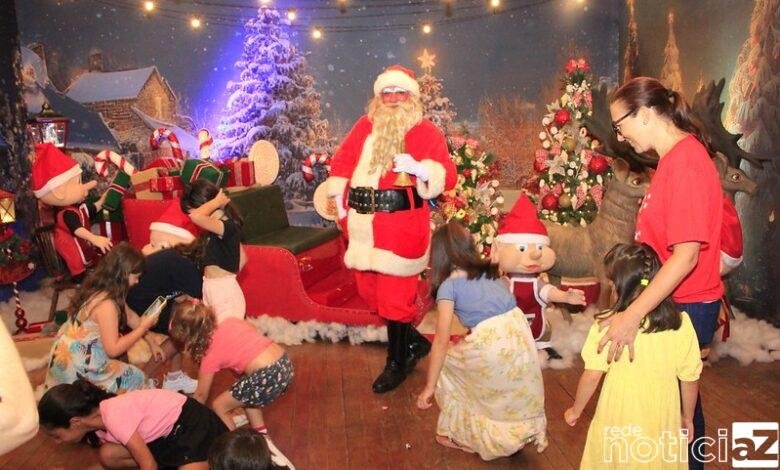 Casa do Papai Noel de Itatiba recebe cerca de 400 pessoas na primeira noite