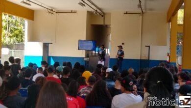 Violência doméstica é tema abordado pela GMJ para alunos da rede estadual