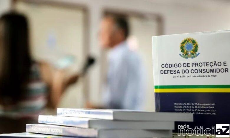 Mulher vende de forma criminosa manual do código de Defesa do Consumidor por Várzea Paulista