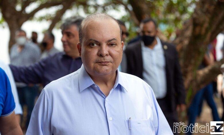 Governador afastado do DF é alvo de busca e apreensão da PF