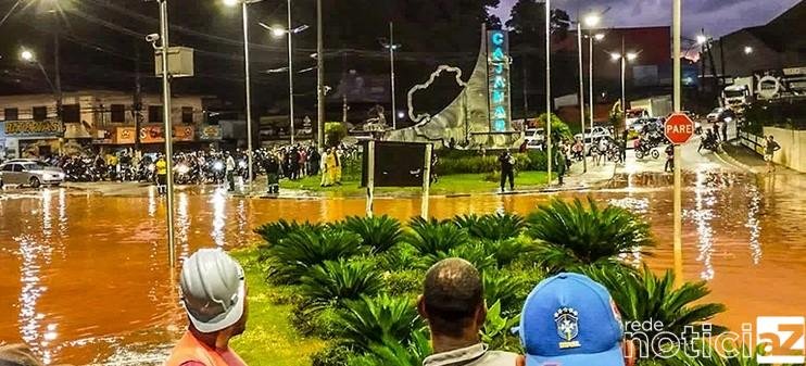 Chuvas geram o caos em Cajamar