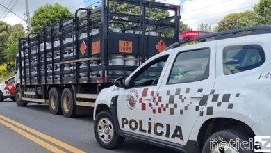 Caminhão com mais de 460 botijões de gás é recuperado em Jundiaí